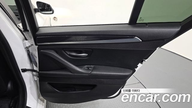 BMW 5 Series (F10) 520d xDrive 2015 — фото 25