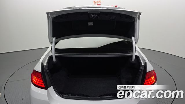BMW 5 Series (F10) 520d xDrive 2015 — фото 32