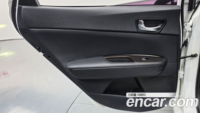 Kia K5 (II) 2.0 MX Prestige 2016 — фото 25