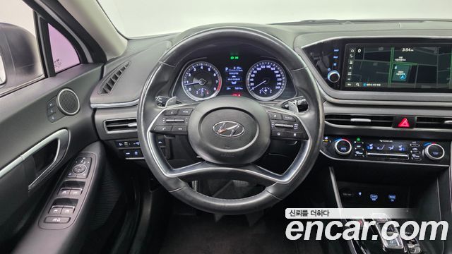 Hyundai Sonata (DN8) 2.0 Premium Family 2020 — фото 13