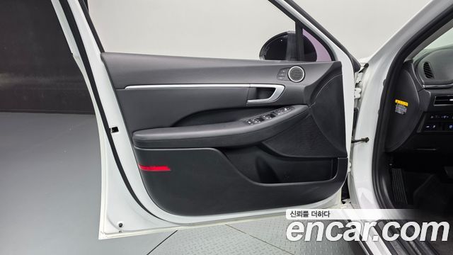 Hyundai Sonata (DN8) 2.0 Premium Family 2020 — фото 24