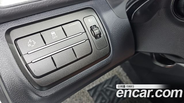 KG Mobility (SsangYong) Tivoli Armor Gear Edition 2WD 2018 — фото 12
