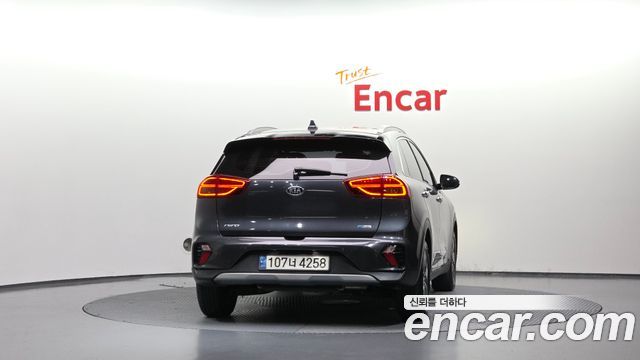 Kia Niro 1.6 HEV Noblesse Special 2020 — фото 4