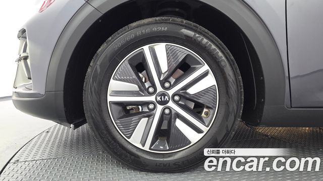 Kia Niro 1.6 HEV Noblesse Special 2020 — фото 5