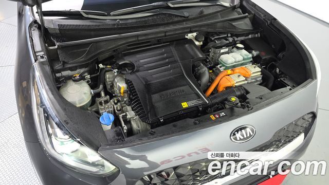 Kia Niro 1.6 HEV Noblesse Special 2020 — фото 6