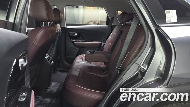 Kia Niro 1.6 HEV Noblesse Special 2020 — фото 12