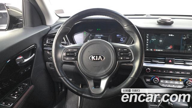 Kia Niro 1.6 HEV Noblesse Special 2020 — фото 13