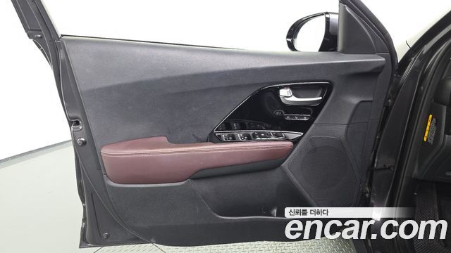 Kia Niro 1.6 HEV Noblesse Special 2020 — фото 24