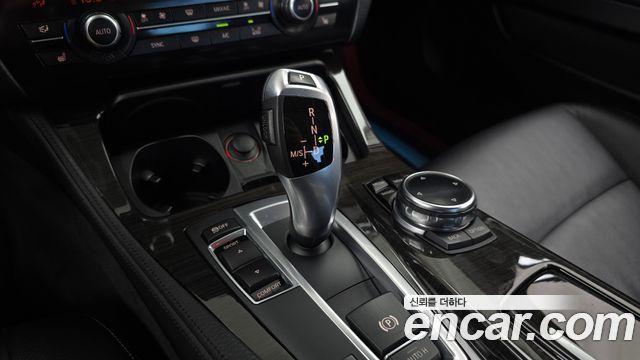 BMW 5 Series (F10) 520d Luxury 2014 — фото 9
