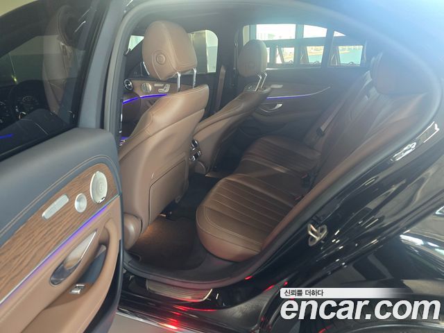 Mercedes-Benz E-Class (W213) E300e 4MATIC Exclusive 2023 — фото 14
