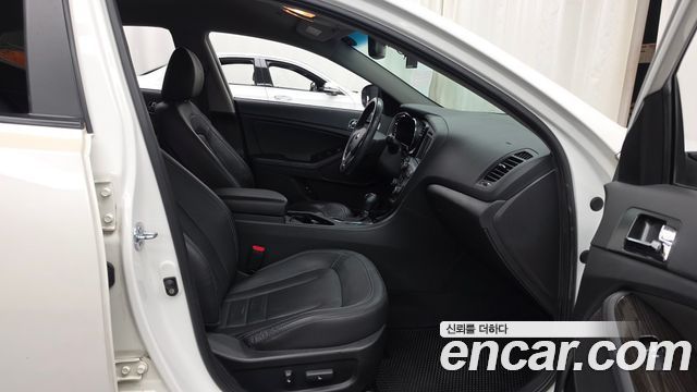 Kia K5 2.0 Prestige Standard 2013 — фото 11