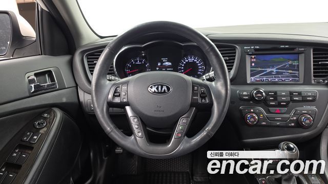 Kia K5 2.0 Prestige Standard 2013 — фото 13