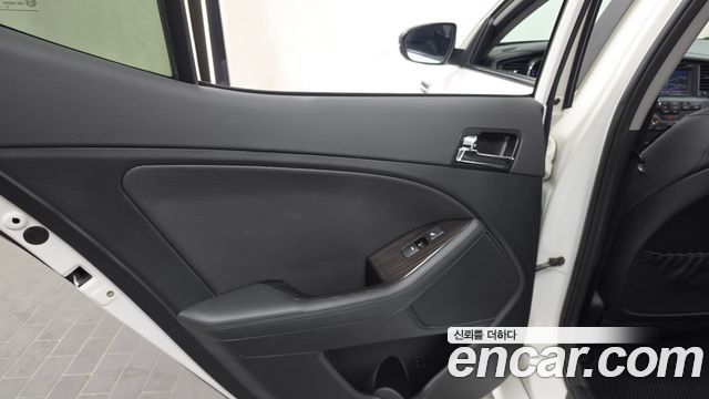 Kia K5 2.0 Prestige Standard 2013 — фото 25