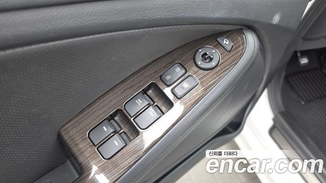 Kia K5 2.0 Prestige Standard 2013 — фото 28