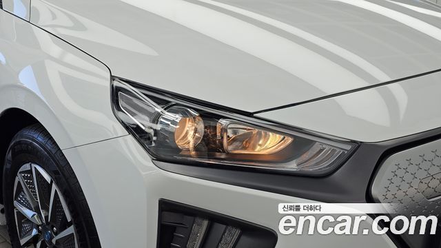 Hyundai Ioniq Electric N 2020 — фото 22