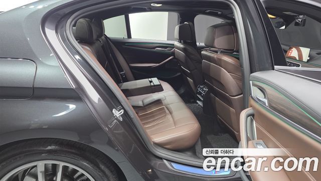 BMW 5 Series (G30) 520i M Sport 2020 — фото 12