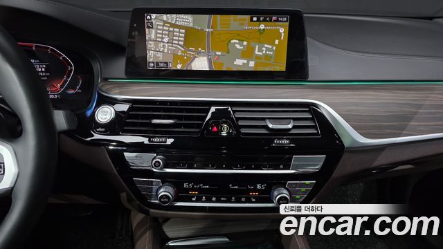 BMW 5 Series (G30) 520i M Sport 2020 — фото 13