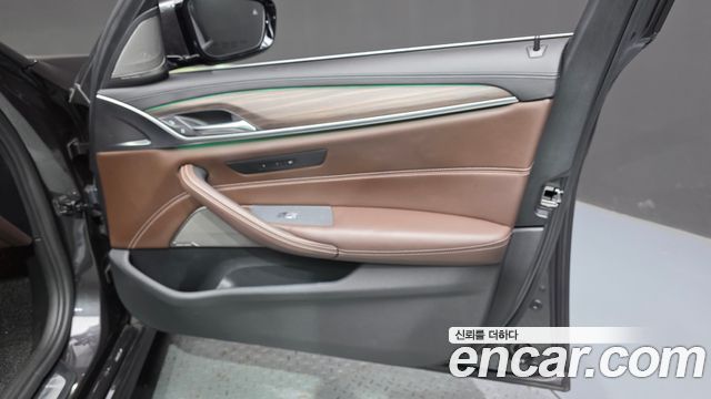 BMW 5 Series (G30) 520i M Sport 2020 — фото 24