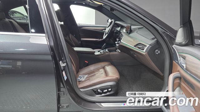 BMW 5 Series (G30) 520i M Sport 2020 — фото 26
