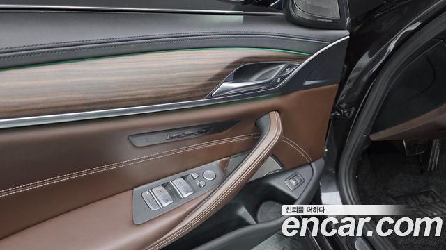 BMW 5 Series (G30) 520i M Sport 2020 — фото 30