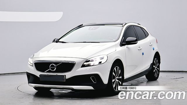 Volvo V40 Cross Country D3 2019 — фото 3