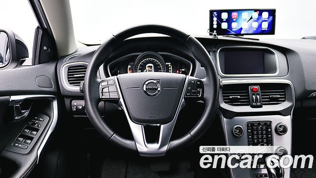 Volvo V40 Cross Country D3 2019 — фото 7