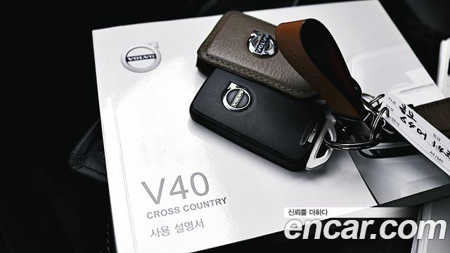 Volvo V40 Cross Country D3 2019 — фото 17
