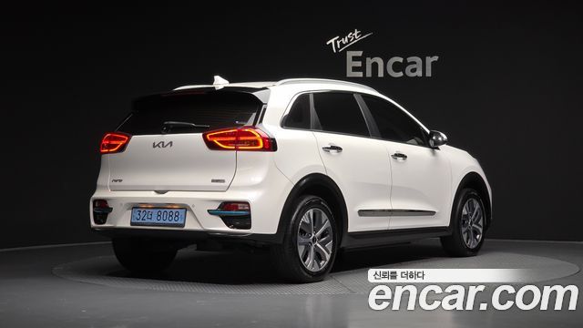 Kia Niro EV Noblesse 2022 — фото 2