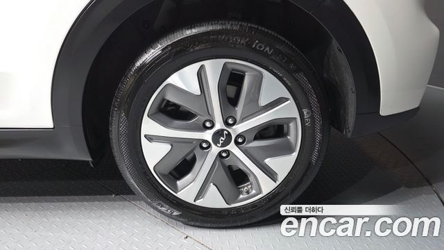 Kia Niro EV Noblesse 2022 — фото 5