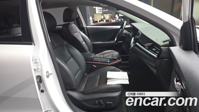 Kia Niro EV Noblesse 2022 — фото 11