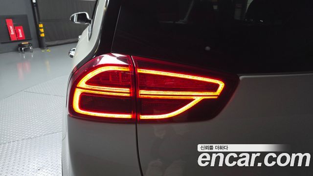 Kia Niro EV Noblesse 2022 — фото 23