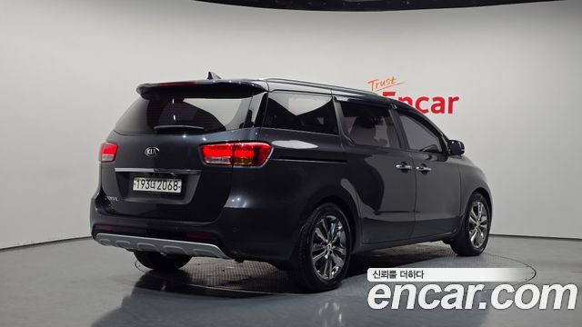 Kia Carnival 9-seater Prestige 2016 — фото 2