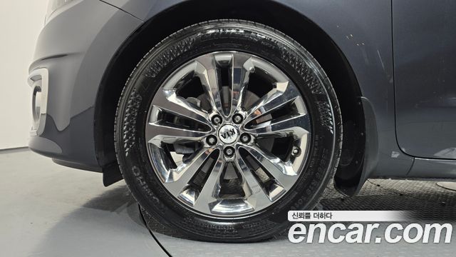 Kia Carnival 9-seater Prestige 2016 — фото 5