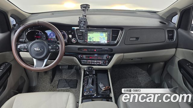 Kia Carnival 9-seater Prestige 2016 — фото 7