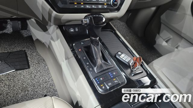 Kia Carnival 9-seater Prestige 2016 — фото 9