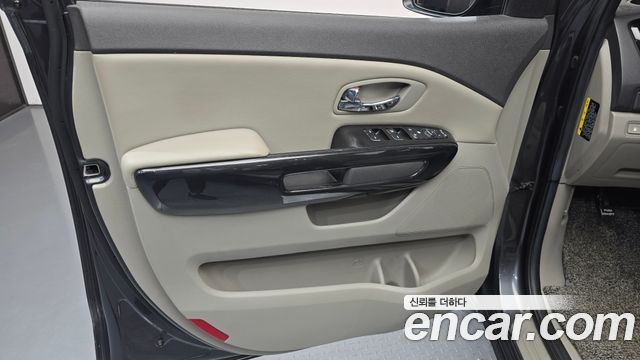 Kia Carnival 9-seater Prestige 2016 — фото 24