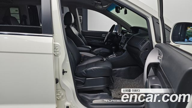KG Mobility (SsangYong) Korando Turismo 4WD TX 9-seater 2018 — фото 26