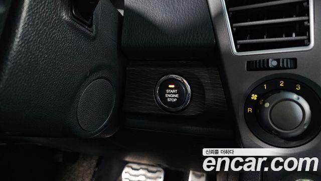 KG Mobility (SsangYong) Korando Turismo 4WD TX 9-seater 2018 — фото 28