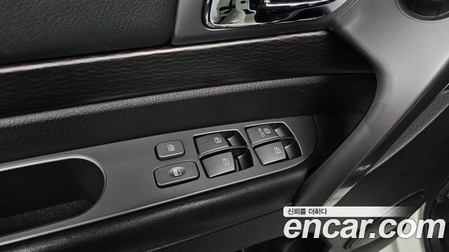 KG Mobility (SsangYong) Korando Turismo 4WD TX 9-seater 2018 — фото 30