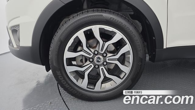 KG Mobility (SsangYong) Korando C 2.2 RX 2WD DLX 2017 — фото 5