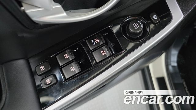 KG Mobility (SsangYong) Korando C 2.2 RX 2WD DLX 2017 — фото 11