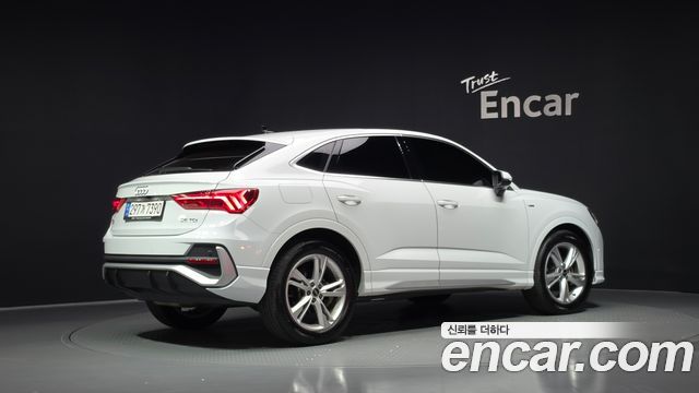 Audi Q3 (F3) 35 TDI Premium Sportback 2022 — фото 2
