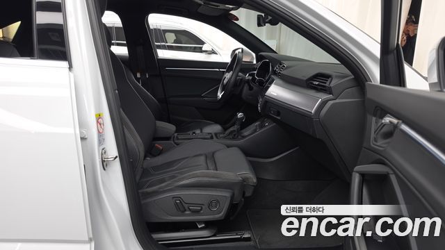 Audi Q3 (F3) 35 TDI Premium Sportback 2022 — фото 12