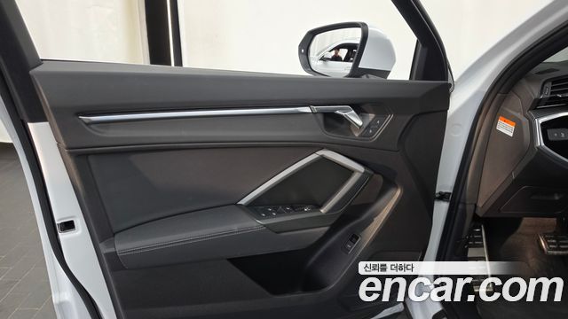Audi Q3 (F3) 35 TDI Premium Sportback 2022 — фото 24