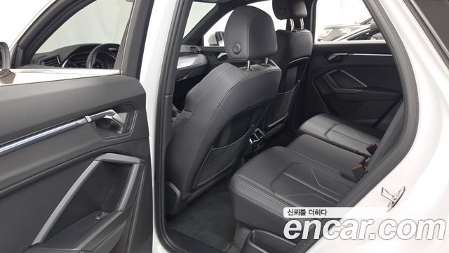Audi Q3 (F3) 35 TDI Premium Sportback 2022 — фото 26