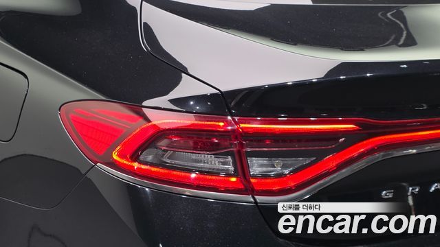 Hyundai Grandeur (IG) 2.2 Diesel Premium Special 2018 — фото 23