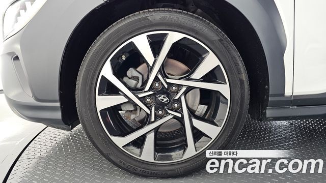 Hyundai Kona Gasoline 1.6 Turbo 2WD Inspiration 2022 — фото 5
