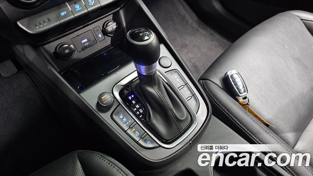 Hyundai Kona Gasoline 1.6 Turbo 2WD Inspiration 2022 — фото 9
