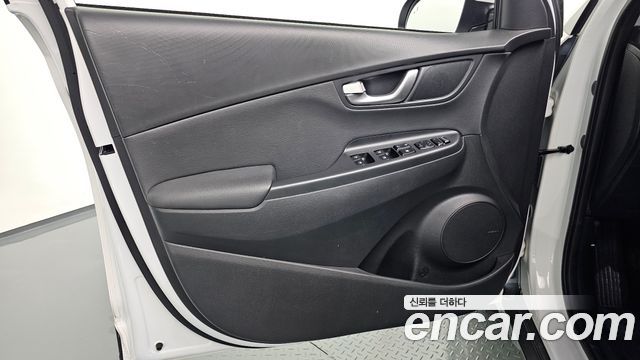 Hyundai Kona Gasoline 1.6 Turbo 2WD Inspiration 2022 — фото 24