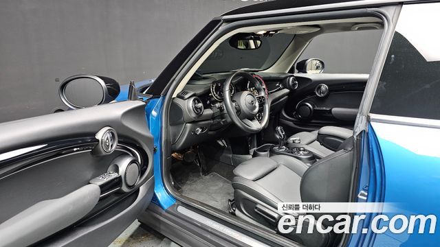 MINI Cooper S Classic Third Generation 2022 — фото 10